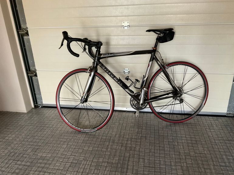 Used Trek Madone 5.0 2007 2007 Road & Gravel, Schwarz — image 2 of 5