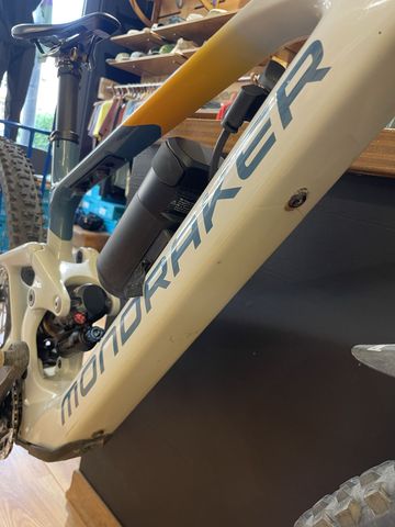 Gebrauchtes Mondraker NEAT RR 2024 2024 Mountainbike, Weiß, 29 — Bild 11 von 13
