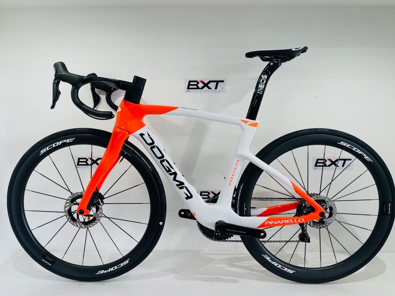Used Pinarello Dogma F Team Ineos 2026 2026 Road & Gravel — image 2 of 5
