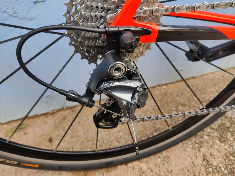 Used Cannondale SuperSix EVO Shimano Ultegra 2017 Road & Gravel, Red — image 5 of 14