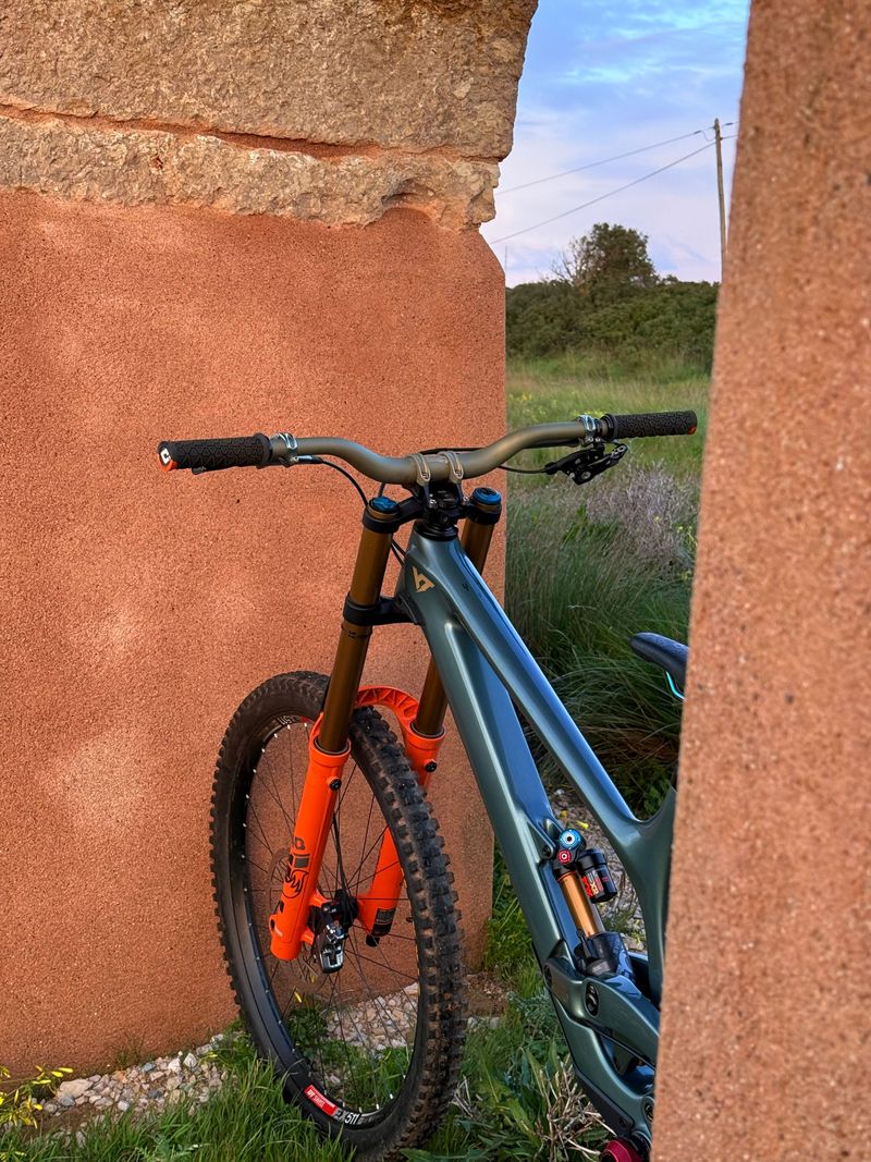 YT Industries Tues 29 CORE 4 2025 2025 Mountainbike usato, Verde — immagine 5 di 7