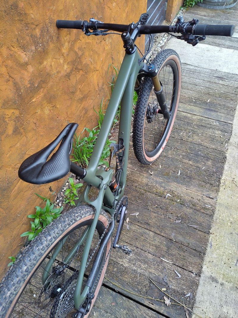 Carbonda Custom Shimano Deore XT 2023 Mountainbike d'occasion — image 5 sur 9