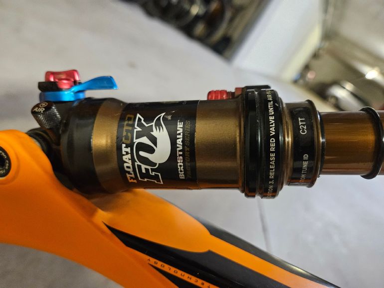 Used Specialized Specialized Stumpjumper FSR 650B 2016 Mountainbike, Orange — image 16 of 16