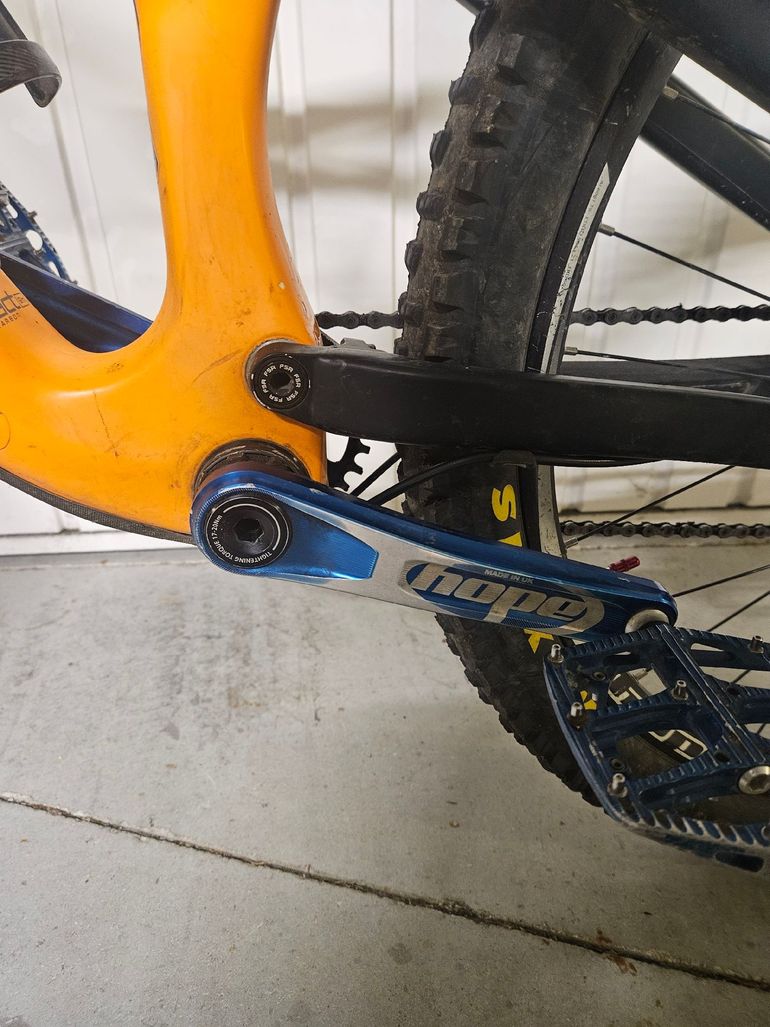 Used Specialized Specialized Stumpjumper FSR 650B 2016 Mountainbike, Orange — image 10 of 16
