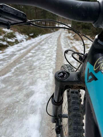 Použité YT Custom Shimano Deore XT 2018 Mountainbike — obrázek 3 z 7