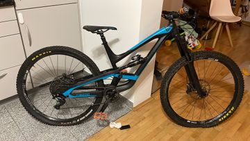 Použité YT Custom Shimano Deore XT 2018 Mountainbike — obrázek 2 z 7