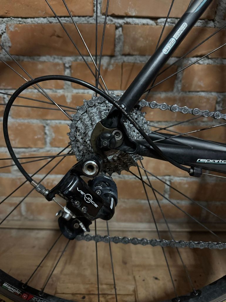Used Bianchi Impulso Campagnolo Veloce 2018 Road & Gravel — image 4 of 7