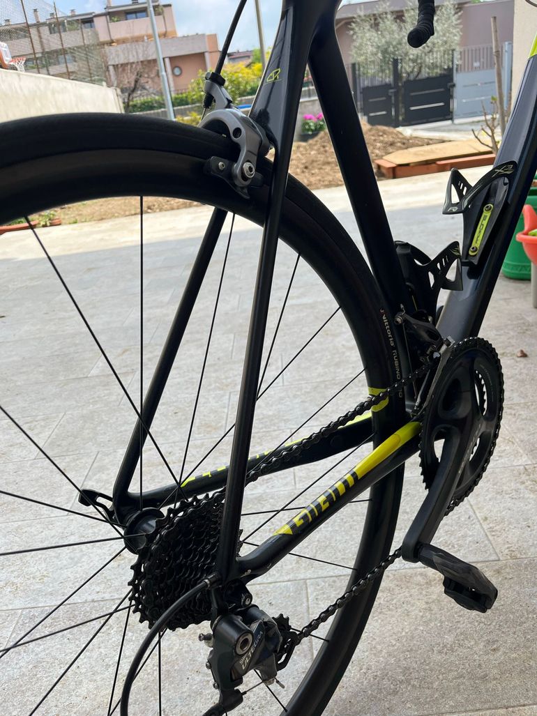 Used Giant TCR Advanced Pro 1 2017 2017 Road & Gravel, Black — image 3 of 7