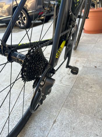Used Giant TCR Advanced Pro 1 2017 2017 Road & Gravel, Black — image 4 of 7