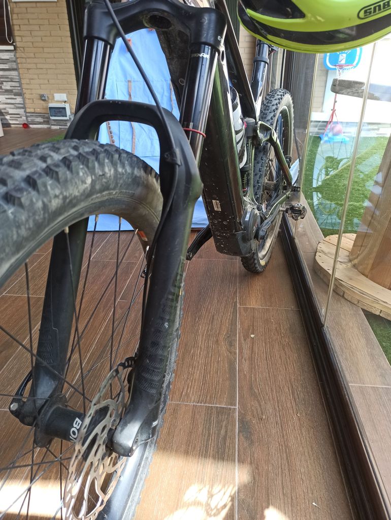 Used Trek Powerfly LT 9.7 2019 2019 Mountainbike — image 8 of 9