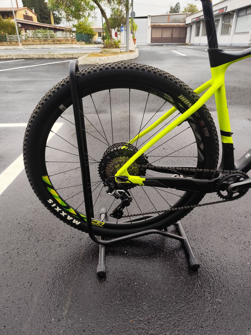 Used Giant Xtc Shimano Deore XT 2020 Mountainbike, Green — image 8 of 8