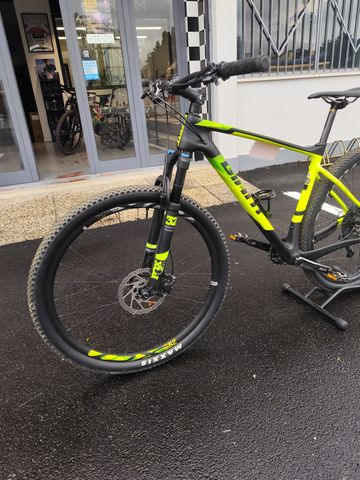 Used Giant Xtc Shimano Deore XT 2020 Mountainbike, Green — image 7 of 8