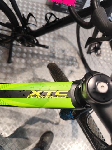Used Giant Xtc Shimano Deore XT 2020 Mountainbike, Green — image 4 of 8