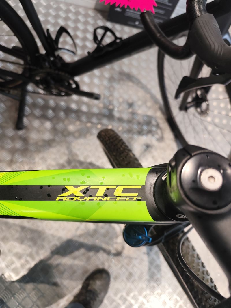 Used Giant Xtc Shimano Deore XT 2020 Mountainbike, Green — image 4 of 8
