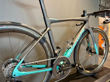 Käytetty Bianchi Specialissima RC Frame Kit 2025 Frameset 2025 Road & Gravel — kuva 3 / 7