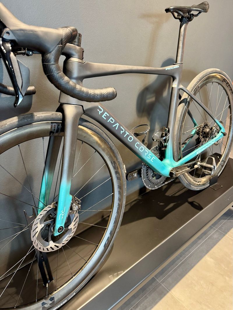 Käytetty Bianchi Specialissima RC Frame Kit 2025 Frameset 2025 Road & Gravel — kuva 6 / 7