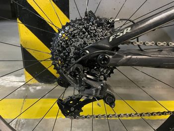 Used Specialized Turbo Levo Expert Carbon 2020 2020 Mountainbike — image 8 of 10