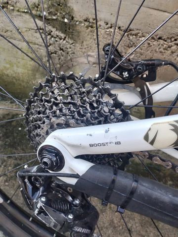 Used Trek Slash 9.8 29 2017 2017 Mountainbike, White, 29 — image 6 of 6