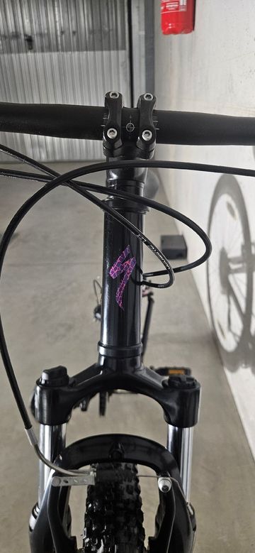 Specialized Hotrock 24 2020 2020 Youth usato, Nero — immagine 10 di 13
