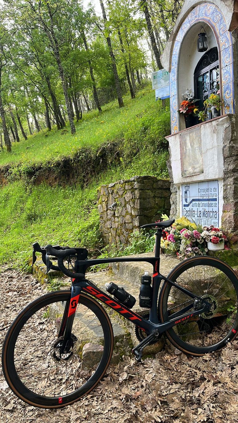 Used Scott Foil Shimano Ultegra Di2 2018 Road & Gravel — image 4 of 6