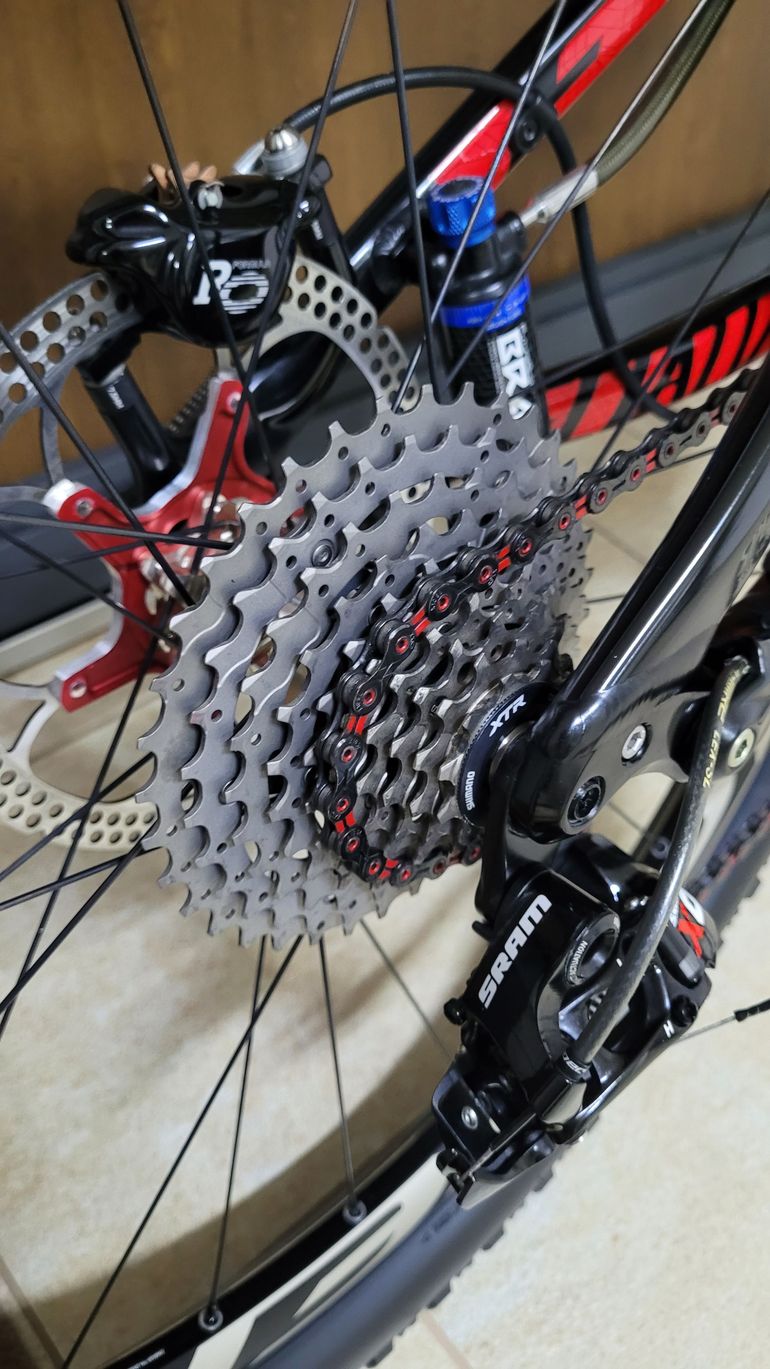 Used Specialized Stumpjumper FSR Expert Carbon 2011 2011 Mountainbike, Red, 26 — image 2 of 8