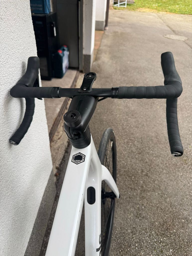 Used Cannondale SuperSix EVO Shimano Dura Ace Di2 2023 Road & Gravel, White — image 5 of 8