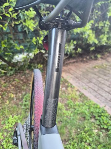 Gebrauchtes BMC Roadmachine 01 AMP X ONE 2024 2024 Road & Gravel, Hellgrau — Bild 19 von 21