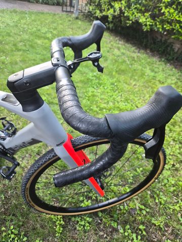 Gebrauchtes BMC Roadmachine 01 AMP X ONE 2024 2024 Road & Gravel, Hellgrau — Bild 10 von 21