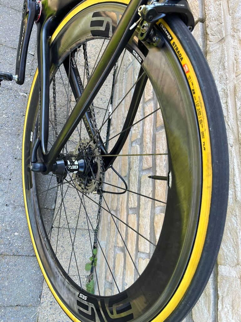Used Pinarello Pinarello Dogma F10 - Size 55 - ENVE 45mm Wheels 2018 Road & Gravel — image 6 of 9