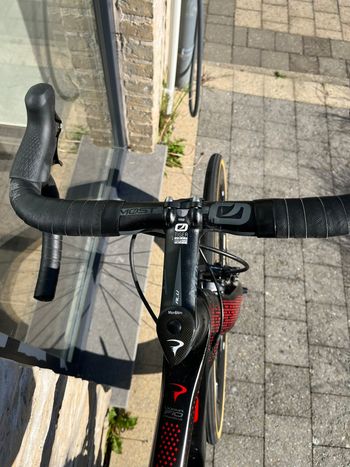 Used Pinarello Pinarello Dogma F10 - Size 55 - ENVE 45mm Wheels 2018 Road & Gravel — image 4 of 9