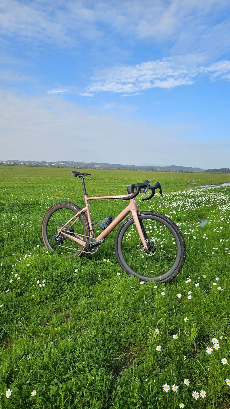 Used Cervélo Aspero 5 SRAM Force AXS XPLR 1 Rose Champagne 2025 Road & Gravel