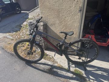 Used Mondraker FOXY 2023 2023 Mountainbike, Light Gray, 29 — image 2 of 7