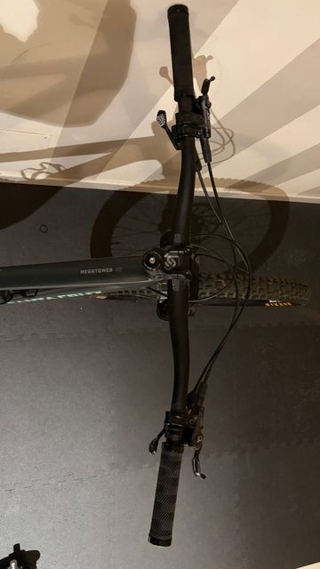 Used Santa Cruz Megatower SRAM GX Eagle 2022 Mountainbike, Light Gray, 29 — image 6 of 9