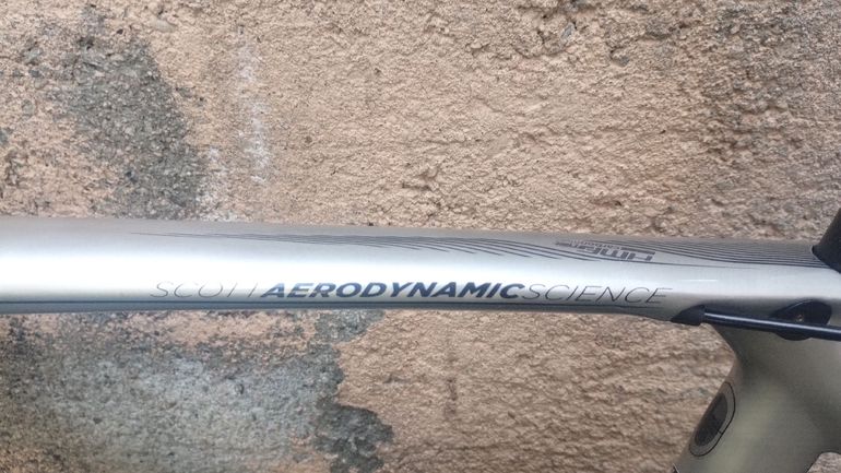 Used Scott Foil Shimano Ultegra 2015 Road & Gravel, Grigio chiaro — image 7 of 9