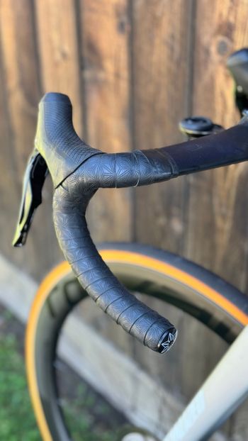 Used Specialized Allez Shimano Dura Ace Di2 2024 Road & Gravel, Light Gray — image 10 of 15