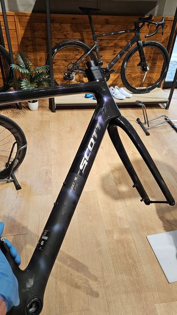 Used Scott Addict RC Frameset 2026 Road & Gravel, Black — image 2 of 3