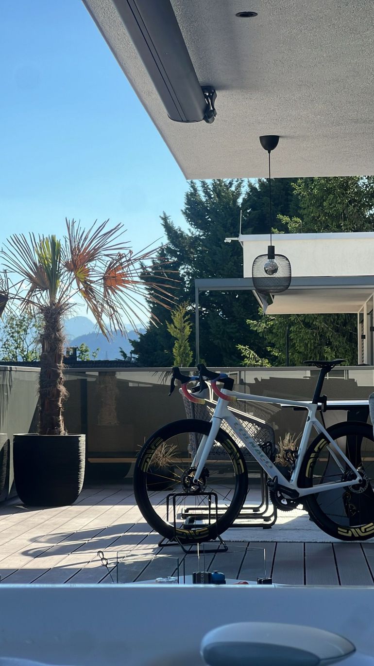 Used Colnago V4Rs Shimano Dura Ace Di2 2025 2025 Road & Gravel, White — image 9 of 9