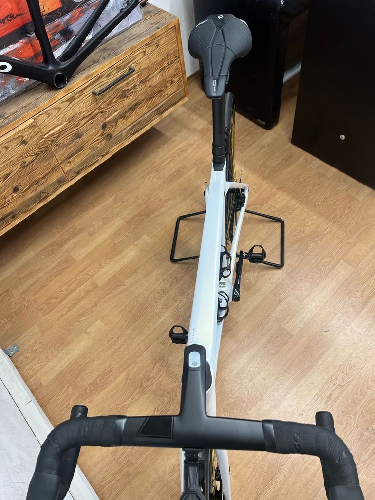 Used Colnago V4Rs Shimano Dura Ace Di2 2025 2025 Road & Gravel, White — image 7 of 8