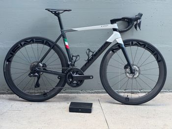 Colnago, C68 Allroad Disc Ultegra Di2 8100 w/Fulcrum Racing 600 Wheels 2023