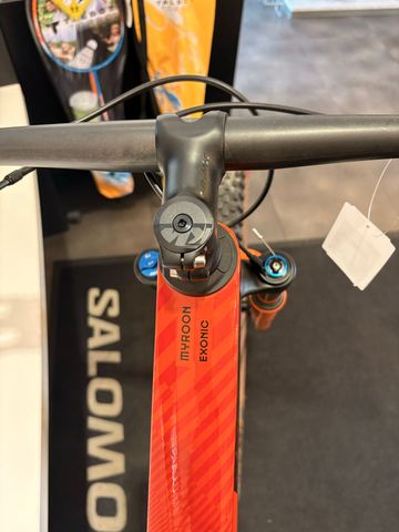 KTM MYROON EXONIC 2024 2024 Mountainbike usato, Arancione — immagine 9 di 12