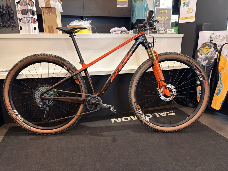 KTM MYROON EXONIC 2024 2024 Mountainbike usato, Arancione — immagine 1 di 12