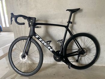 Used Trek Émonda SL 7 2024 2024 Road & Gravel, Black — image 2 of 4