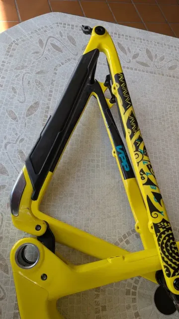 Tweedehands Santa Cruz Tallboy 3 CC Frameset 2018 Mountainbike — afbeelding 6 van 10