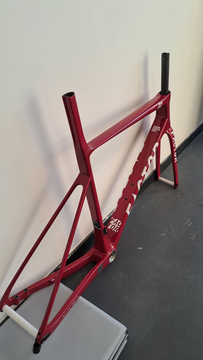 Used Factor O2 VAM - Frameset Premium 2026 Frameset 2026 Road & Gravel, Red — image 2 of 5