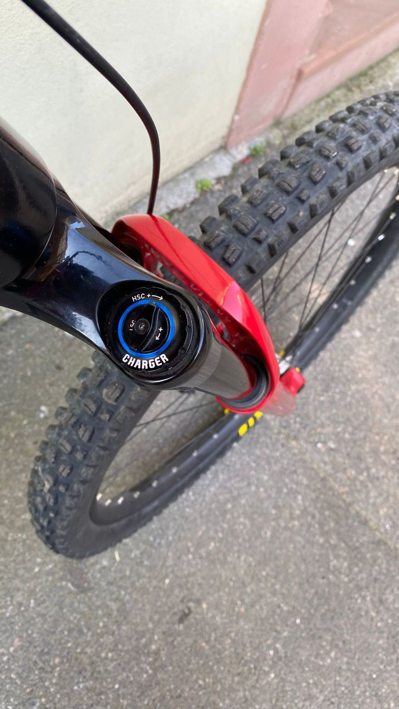 Gebrauchtes Rocky Mountain Slayer Shimano Deore XT 2019 Mountainbike, Schwarz — Bild 4 von 6