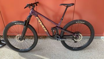 Tweedehands Pivot Trailcat SRAM GX Eagle AXS 2025 Mountainbike — afbeelding 2 van 5