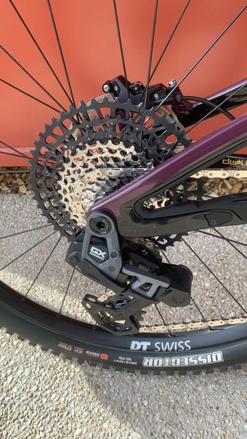 Tweedehands Pivot Trailcat SRAM GX Eagle AXS 2025 Mountainbike — afbeelding 3 van 5
