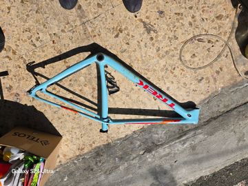 Used Trek Procaliber 9.8 SL 2019 Frameset 2019 Mountainbike, Blue, 27.5, 29 — image 2 of 3