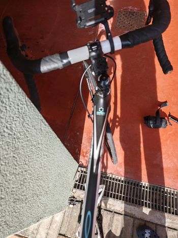 Bianchi Infinito Campagnolo Veloce 2020 Road & Gravel usato, Nero — immagine 9 di 11