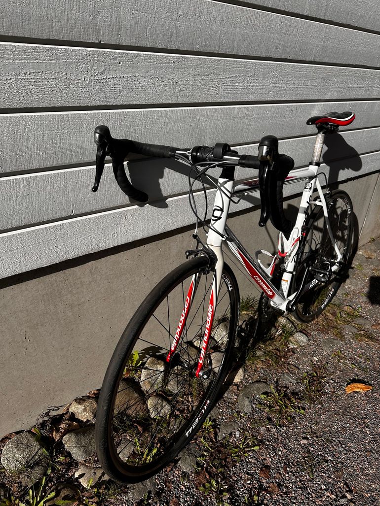 Used Cannondale Caad8 2011 Road & Gravel — image 1 of 6